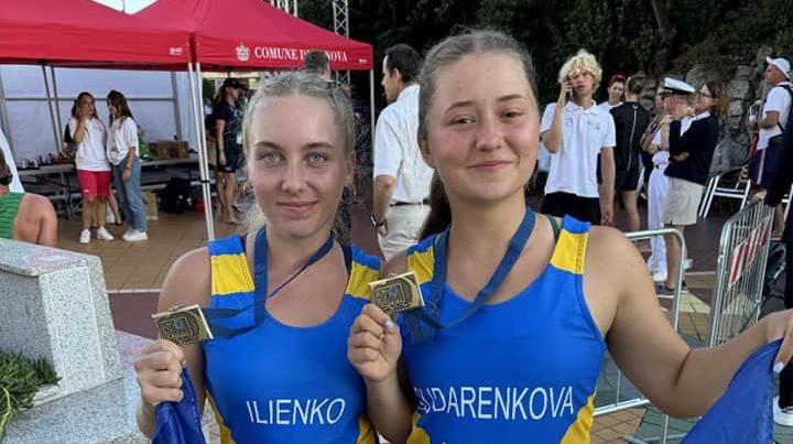 🥉 Сударенкова і Ільєнко завоювали бронзову медаль на світовому чемпіонаті з прибережного веслування.